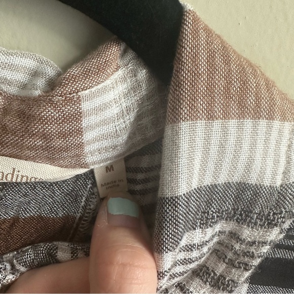 Soft Surroundings Plaid Collared Button-Up Shirt Size Medium - Picture 4 of 14